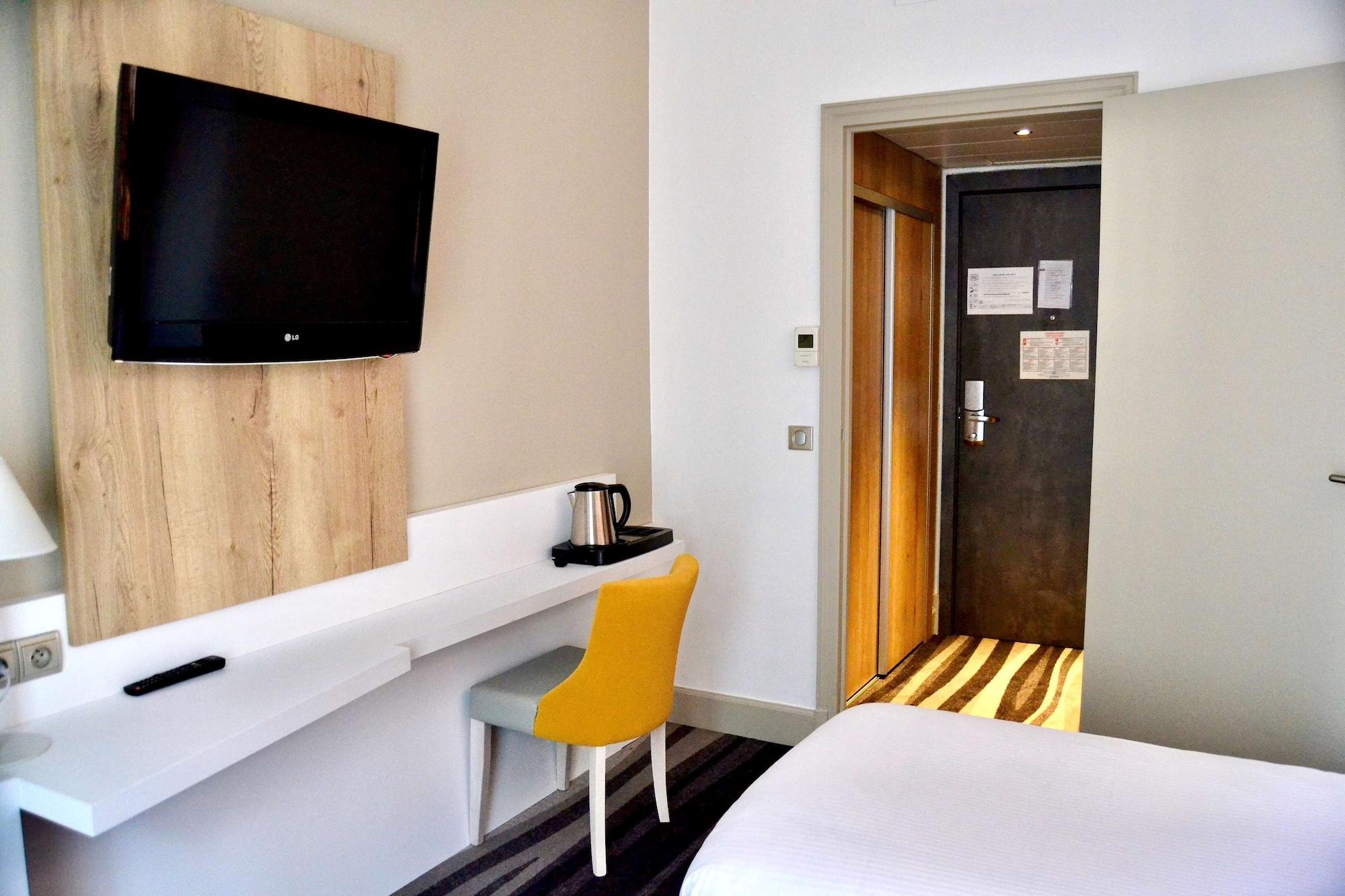 Kyriad Hotel Tours Centre Exteriör bild