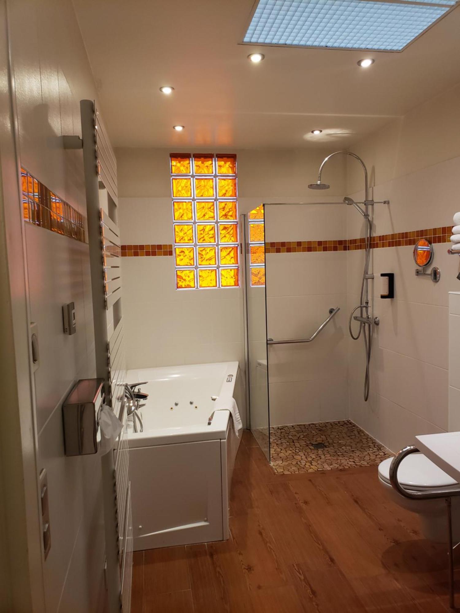 Kyriad Hotel Tours Centre Exteriör bild