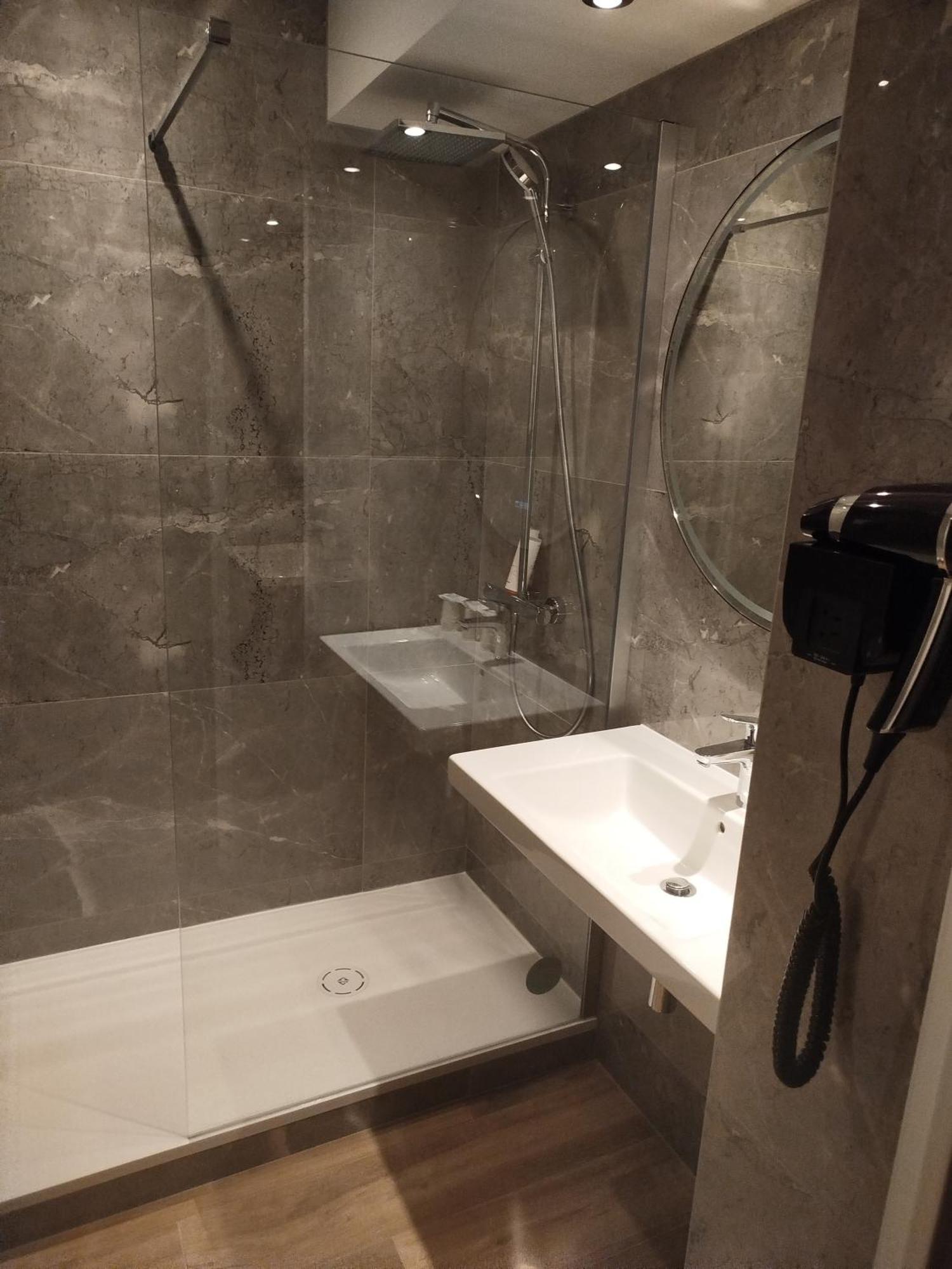 Kyriad Hotel Tours Centre Exteriör bild