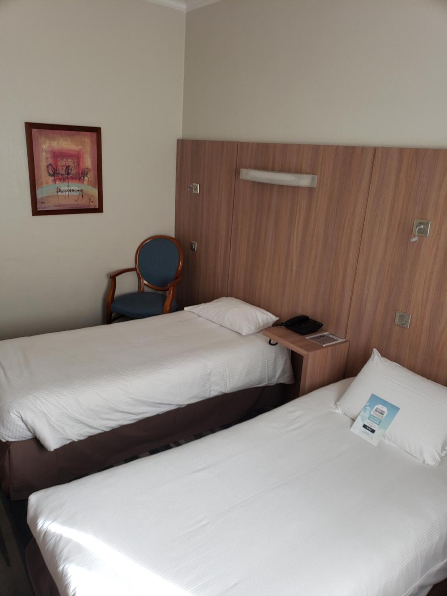 Kyriad Hotel Tours Centre Exteriör bild
